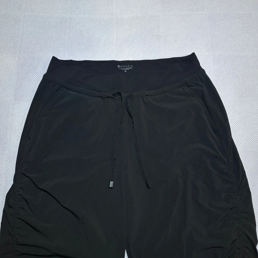Athleta Attitude Pants Womens 10 Ruched Legs Lightweight Stretch Jogger Black - Picture 2 of 13